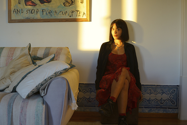 Pequeno Auditório recebe álbum de estreia Sofia Leão